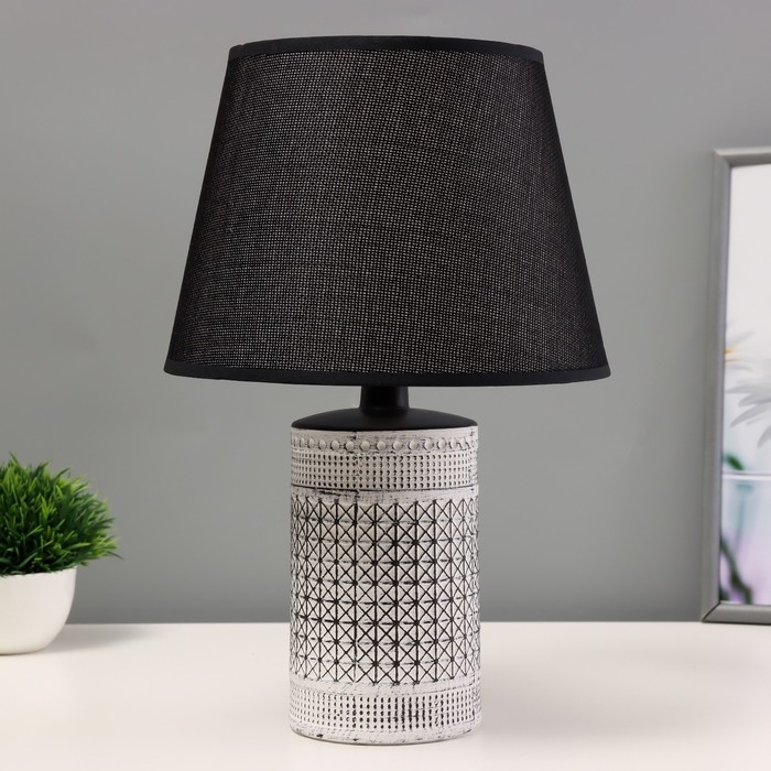Настольная лампа Настольная лампа "Торонто" Е14 40Вт черный белый 22,5х22,5х35см