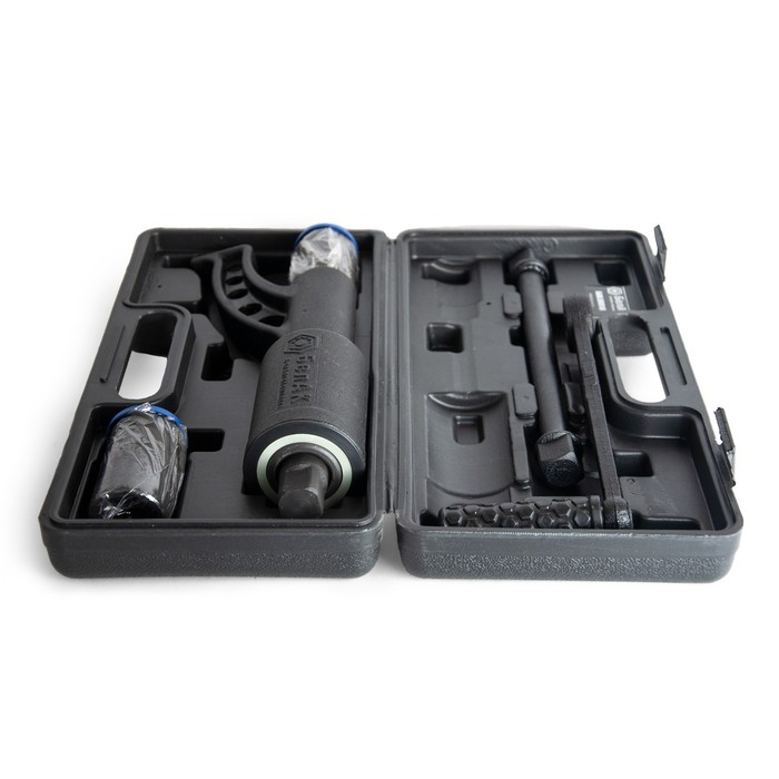 Гайковерт механический ручной удлиненный Гайковерт механический ручной удлиненный "БелАК", БАК.00018, с набором головок 32 и 33 мм