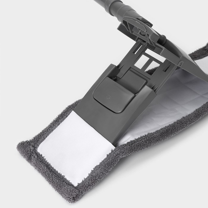 Швабра для мытья пола плоская Доляна, насадка из микрофибры 43×14 см, телескопическая ручка 80(120) см Швабра для мытья пола плоская Доляна, насадка из микрофибры 43×14 см, телескопическая ручка 80(120) см