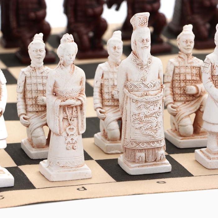 Шахматы настольные сувенирные  Шахматы настольные сувенирные "Терракотовое войско" 43х43 см,король h-9,5 см,пешка h-7,5 см