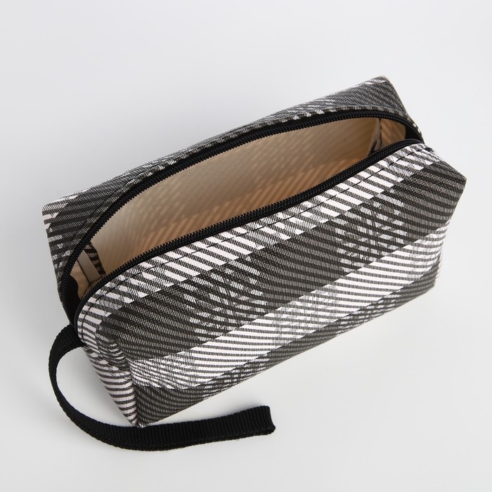 Косметичка на молнии, цвет чёрный