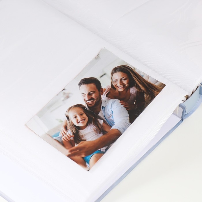 Фотоальбом на 200 фото 13х18 см Фотоальбом на 200 фото 13х18 см "Красота спасёт мир" зол/сер в коробке МИКС 5,8х23,7х29,8 см 99347