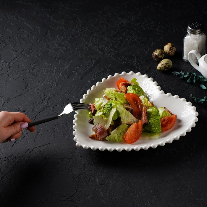 Тарелка фарфоровая Magistro «Сердце», d=25 см, цвет белый Тарелка фарфоровая Magistro «Сердце», d=25 см, цвет белый