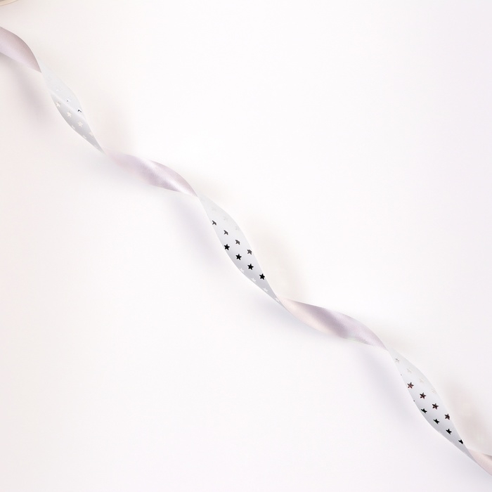 Новый год. Лента для декора и подарков новогодняя новогодняяя Новый год. Лента для декора и подарков новогодняя новогодняяя "Звездочки металлик", 1,2см х 45м, белая.