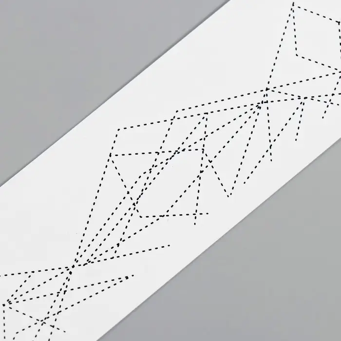 Переводная тату на тело чёрная «Браслет. Полигональные фигуры», 20×3 см Переводная тату на тело чёрная «Браслет. Полигональные фигуры», 20×3 см