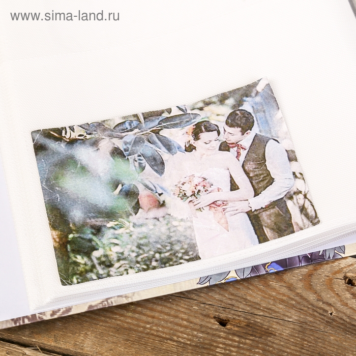 Фотоальбом на 200 фото 13х18 см Фотоальбом на 200 фото 13х18 см "Крупные цветы" золот.обвод, в коробке МИКС 33х27,5х5,7 см