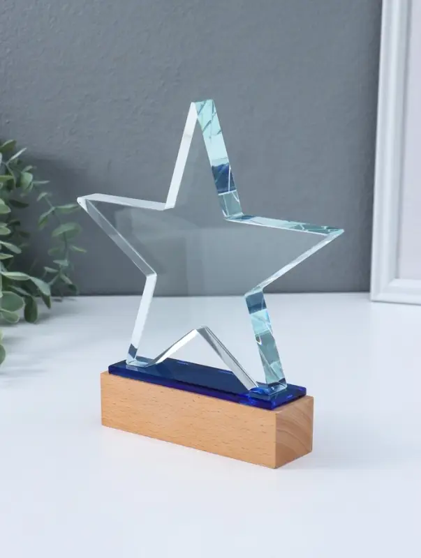 Наградная фигура стела &laquo;Звезда&raquo;, подставка 14&times;4 см, звезда 20.5&times;18.5 см, 3.5&times;20.5&times;22.5 см