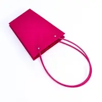 Сумка для цветов тиснение малина влагостойкая, чёрный ручки, 17&times;17 - 11.5&times;11.5 - 20 см