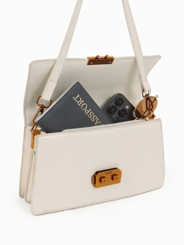 Сумка женская мессенджер TEXTURA на клапане, 26&times;8.5&times;14 см, молочная