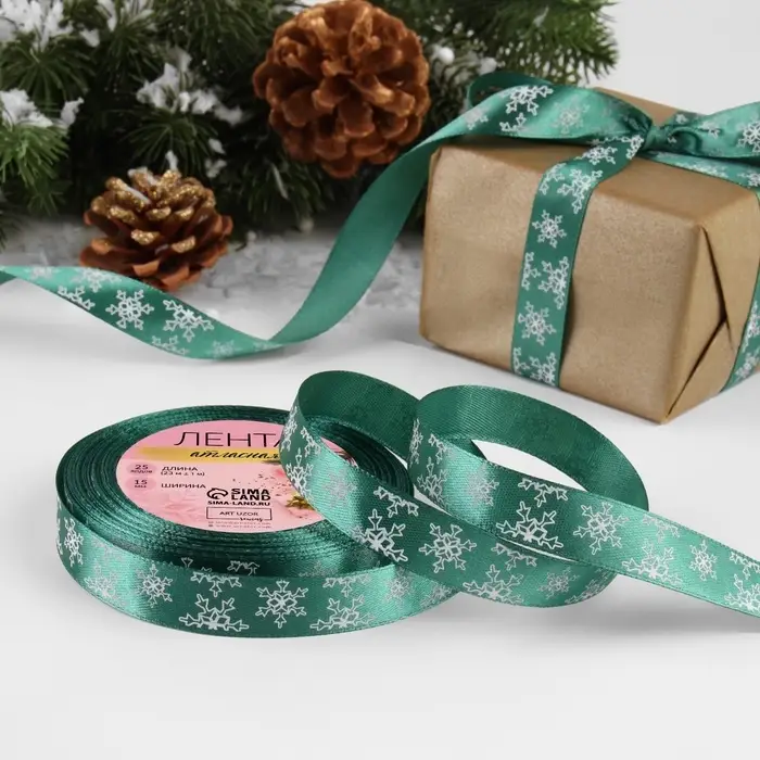 Лента атласная &laquo;Снежинки&raquo;, 15 мм, 23&plusmn;1 м, зелёная