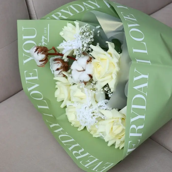 Плёнка для цветов упаковочная двухсторонняя «Love you», оливковый, 56 х 56 см