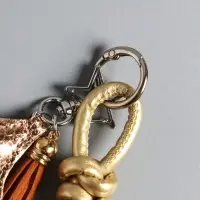 Брелок на карабине кожзам "Терьер" с узлом, золото 14х8х1,2 см