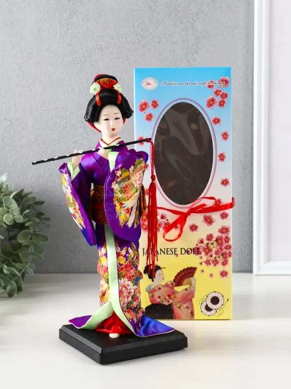 Кукла коллекционная &laquo;Японка в фиолетовом кимоно с флейтой&raquo;, 25&times;9.5&times;9.5 см