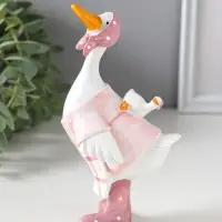 Сувенир полистоун "Гусыня в розовой косынке, с малышом на спине" 9х6,5х15 см