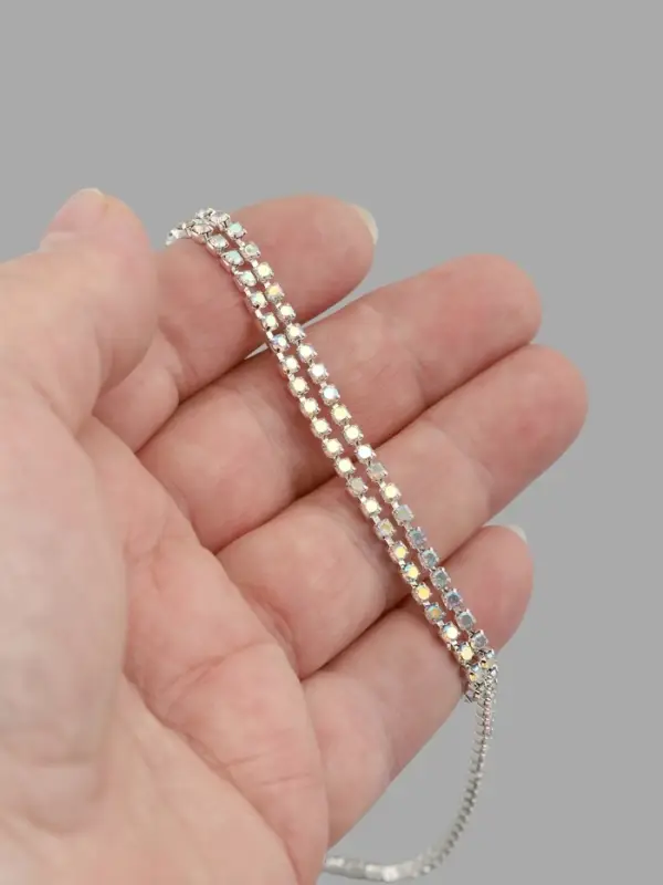 Цепь со стразами, с голографией, металл, стекло, 2.5 мм, 9&plusmn;1 м, цвет серебряный