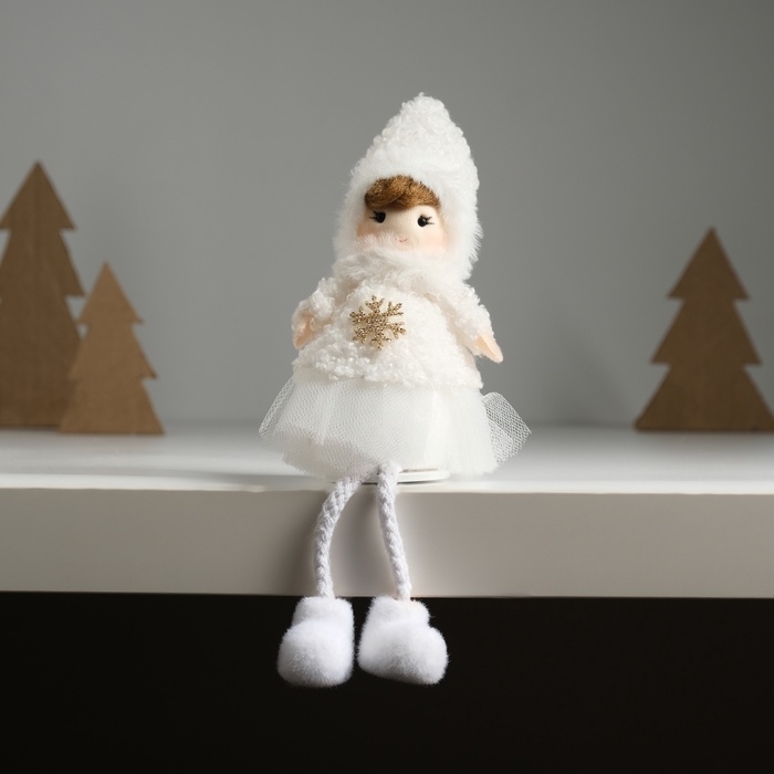 Кукла интерьерная Кукла интерьерная "Девочка в белой шубке" 6х6х20 см