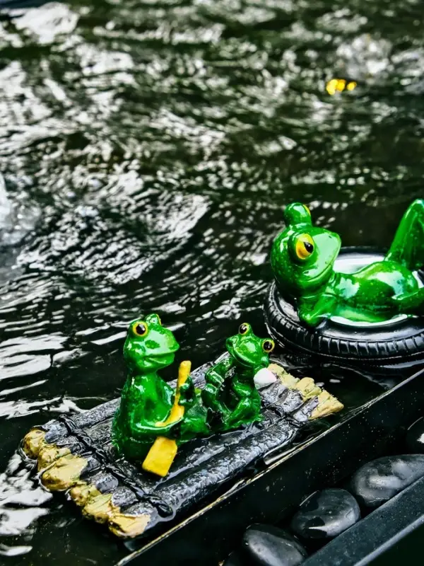 Садовая фигура 17 х 11 х 9,5 см Садовая фигура 17 х 11 х 9,5 см "Лягушки на плоту" Водоплавающая