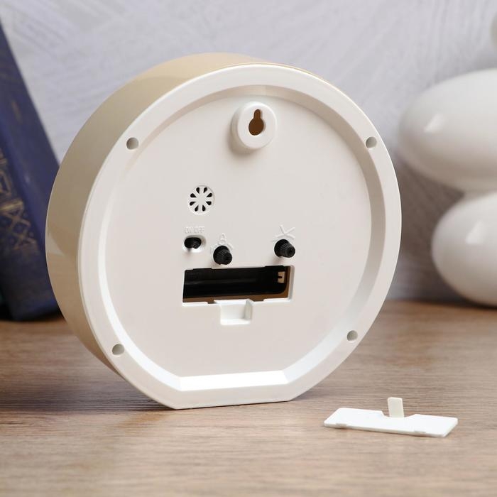 Часы - будильник настольные Часы - будильник настольные "Цветочный узор", дискретный ход, d-15 см, 15.7 х 15.7 см, АА