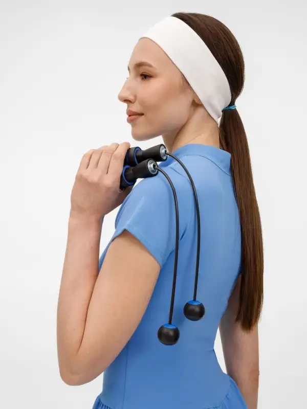 Беспроводная скакалка Silentino, черная с синим Беспроводная скакалка Silentino, черная с синим