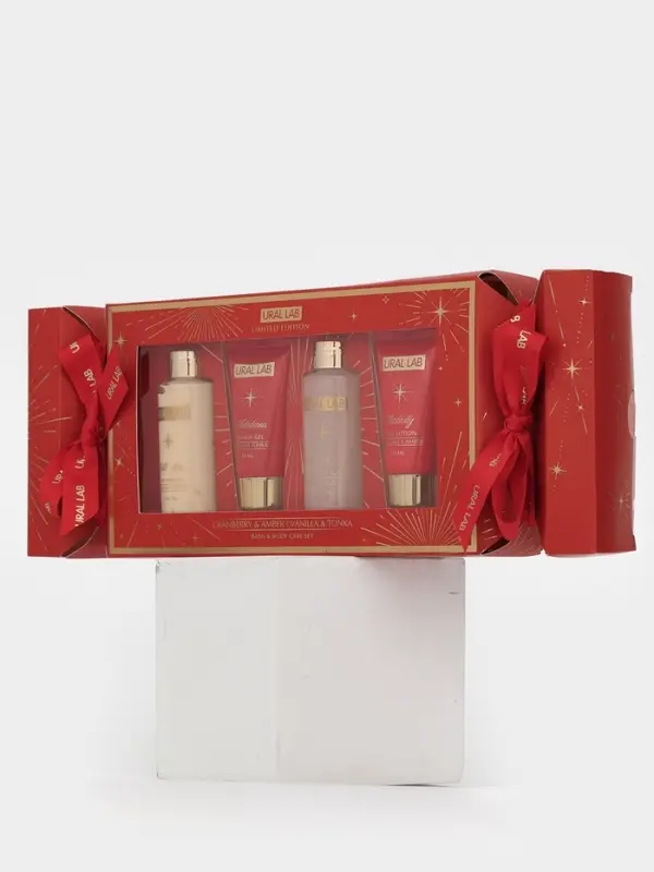 Подарочный набор новогодний в коробке конфете: гель для душа 2 шт., масло для душа, лосьон, URAL LAB Подарочный набор новогодний в коробке конфете: гель для душа 2 шт., масло для душа, лосьон, URAL LAB