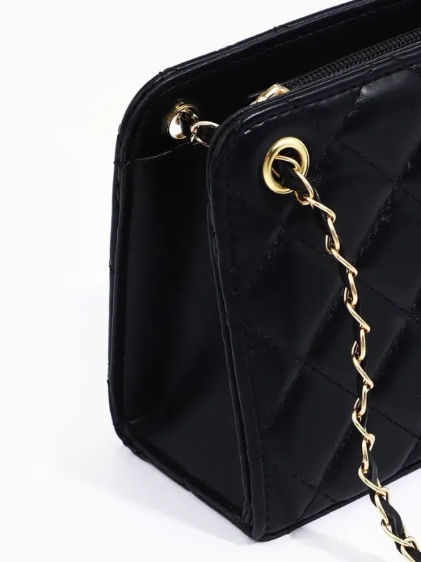 Сумка-клатч на молнии, на длинной цепочке, со стёжкой, чёрная