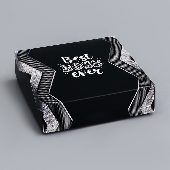 Коробка для конфет 4 шт без окна Коробка для конфет 4 шт без окна "Лучшему мужчине", 12,6 х 12,6 х 3,5 . Кондитерская упаковка