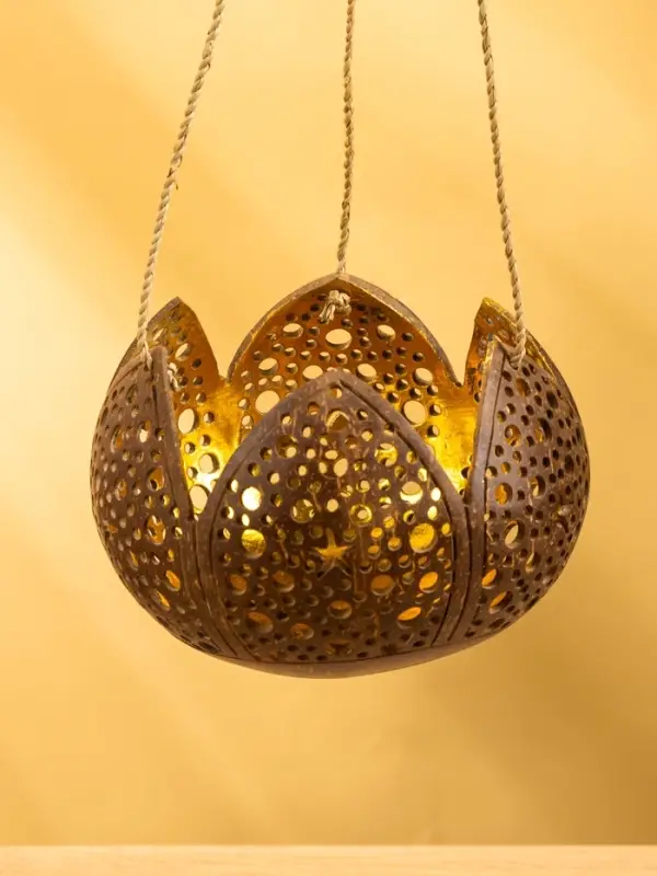 Подсвечник подвесной из кокоса «Бутон», 14×14×10 см, коричнево-золотой