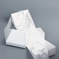 Коробка под бенто - торт с ленточками, белая, 15.5&times;15.5&times;16 см