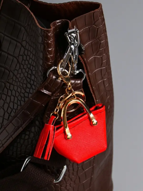 Брелок кожзам с карабином, с кистью Брелок кожзам с карабином, с кистью "Сумка тоут" красная 6,5х3х7 см