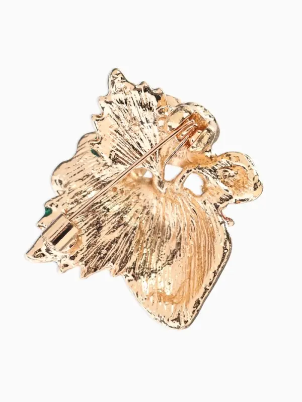 Брошь &laquo;Земляничка&raquo;, с цветами, цветная в золоте