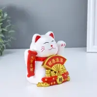 Маятник пластик от солнечной батареи "Белый кот Манэки-нэко с веером" 11,2х14,3х15,3 см