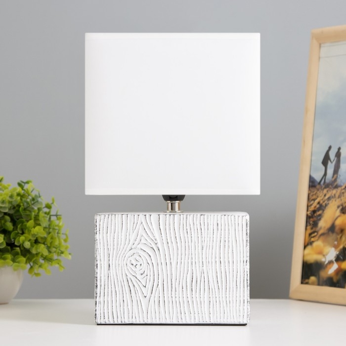 Настольная лампа Настольная лампа "Норма" Е14 40Вт белый 17,5х10,5х28,5 см RISALUX