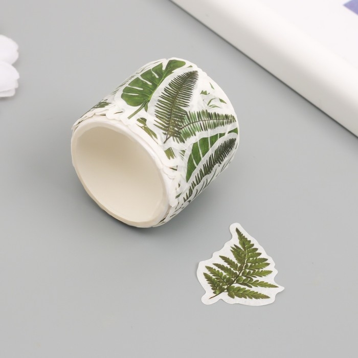 Наклейка бумага Наклейка бумага "Тропические листы" d=3 см 100 шт в рулоне 3,5х3,5 см