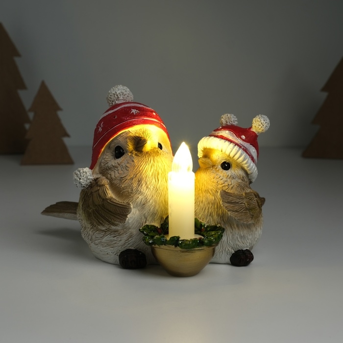 Сувенир полистоун свет Сувенир полистоун свет "Птички в шапках со снежинками сидят у свечи" 15,5х12,5х10,2 см