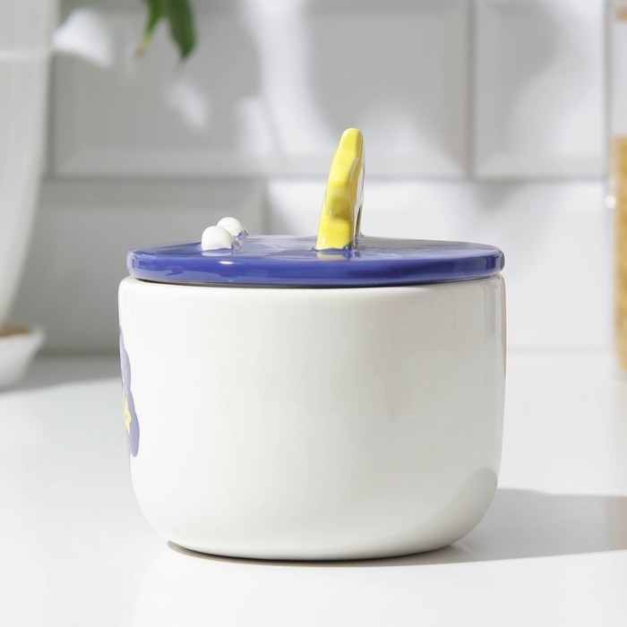 Новый год. Кружка керамическая с крышкой «Мечтай», 350 мл, цвет белый Новый год. Кружка керамическая с крышкой «Мечтай», 350 мл, цвет белый