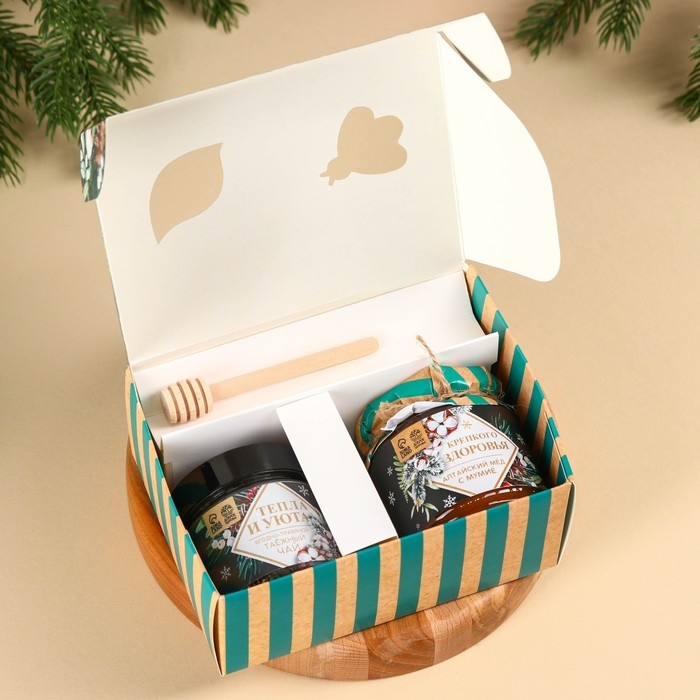 Подарочный набор «Новый год: Тепла в новом году»: алтайский мёд с мумиё 240 г., ягодно-травяной чай 50 г., ложка для мёда Подарочный набор «Новый год: Тепла в новом году»: алтайский мёд с мумиё 240 г., ягодно-травяной чай 50 г., ложка для мёда