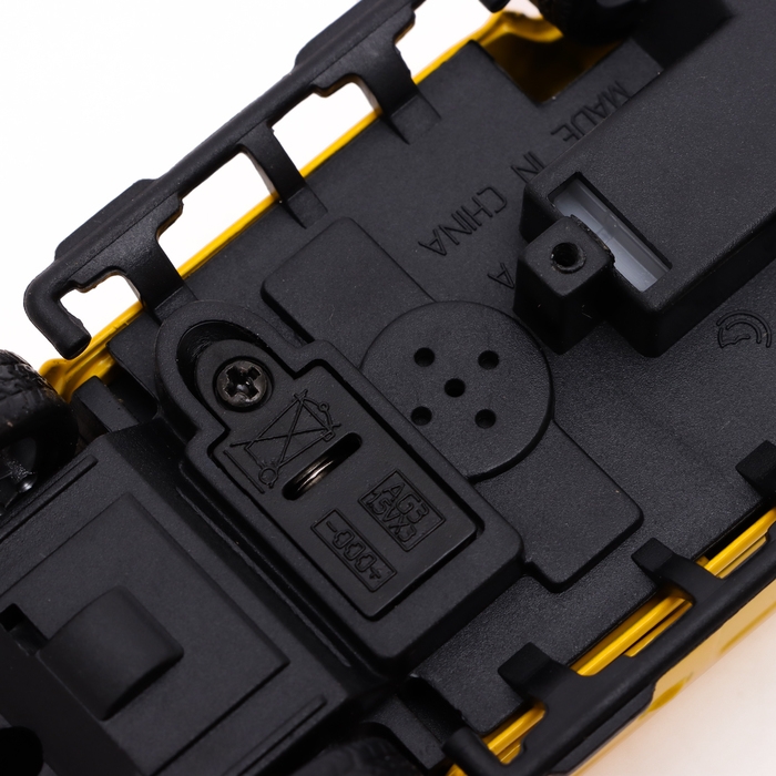 Машина металлическая «Внедорожник», 1:36, свет, звук, открываются двери, инерция, цвет МИКС Машина металлическая «Внедорожник», 1:36, свет, звук, открываются двери, инерция, цвет МИКС