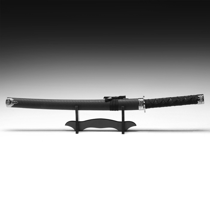 Сувенирное оружие «Катана Тошайо» 70 см, на подставке, ножны под змею, матовая, черная