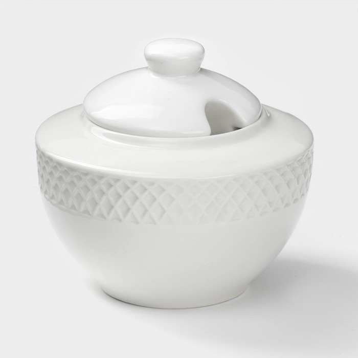 Сахарница фарфоровая с крышкой Wilmax «Юлия Высоцкая», 340 мл, цвет белый Сахарница фарфоровая с крышкой Wilmax «Юлия Высоцкая», 340 мл, цвет белый