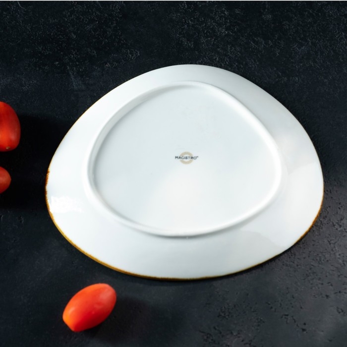 Блюдо фарфоровое для подачи Magistro &laquo;Церера&raquo;, 18,2&times;16,3 см, цвет голубой