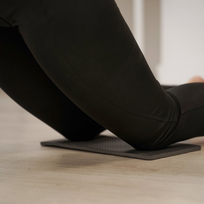 Ролик для пресса ONLYTOP, 38х17х17 см, с ковриком, цвет розовый Ролик для пресса ONLYTOP, 38х17х17 см, с ковриком, цвет розовый