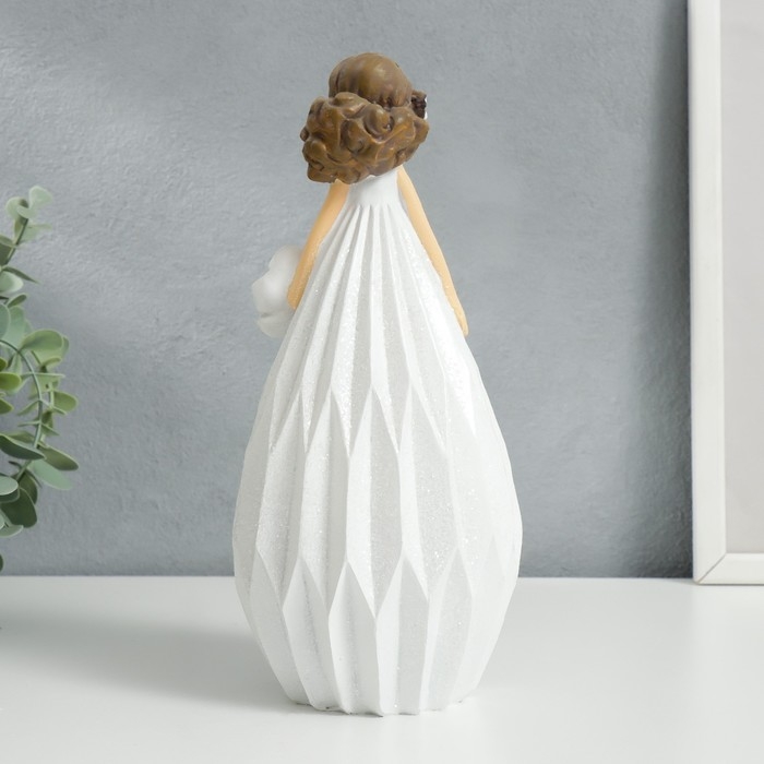 Сувенир полистоун  Сувенир полистоун "Малышка с цветком в волосах, в белом платье, с цветком" 24,3х11,5х11 см