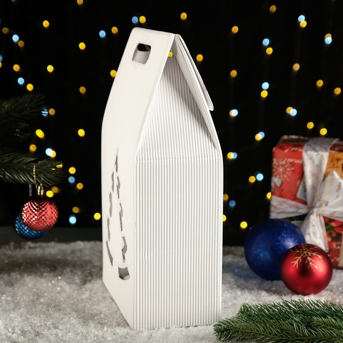 Новый год. Подарочная коробка Новый год. Подарочная коробка "Сумка с ёлкой" бел./бел., 24 х 13,5 х 40 см.