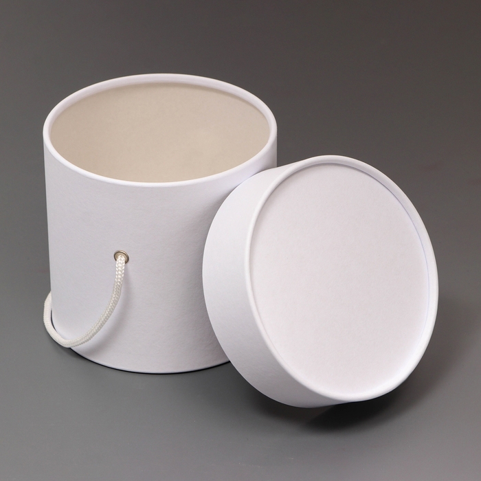 Подарочная коробка, круглая, белая,с шнурком, 12 х 12 см Подарочная коробка, круглая, белая,с шнурком, 12 х 12 см