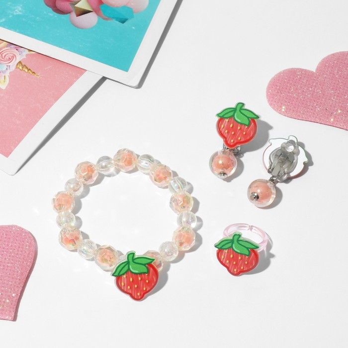 Набор детский «Выбражулька» 3 предмета: клипсы, браслет, кольцо, клубнички, цветной Набор детский «Выбражулька» 3 предмета: клипсы, браслет, кольцо, клубнички, цветной