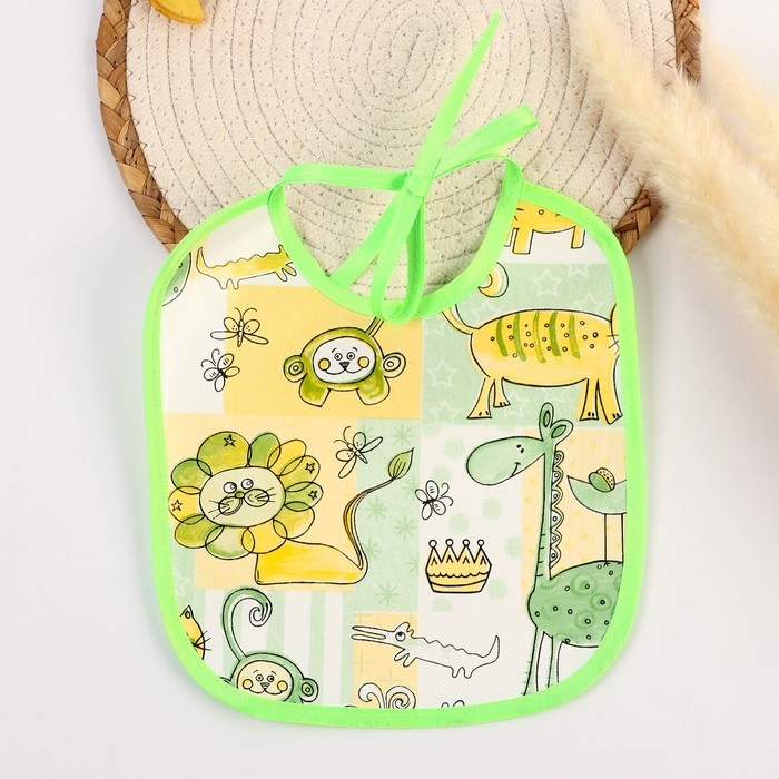 Нагрудник из нетканого полотна с ПВХ покрытием «Мультики», цвет зеленый, р-р. 20х22см Нагрудник из нетканого полотна с ПВХ покрытием «Мультики», цвет зеленый, р-р. 20х22см