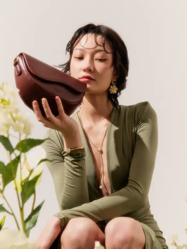 Сумка женская мессенджер на магните, 23&times;8&times;16 см, красно-коричневая