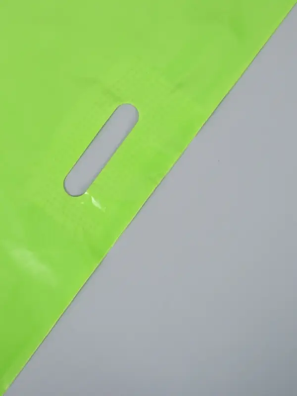 Пакет полиэтиленовый с вырубной ручкой, Салатовый 50-60 См, 70 мкм