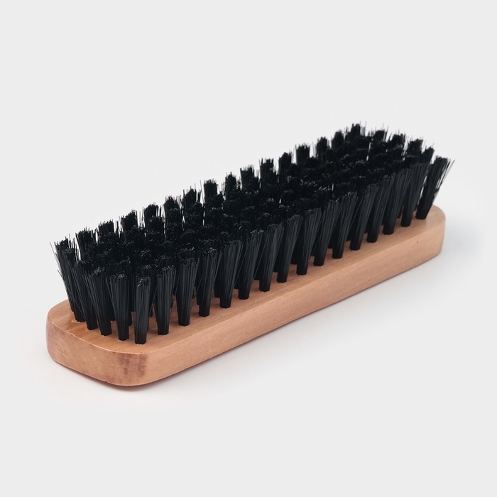 Щётка для одежды и обуви деревянная LaDо́m, 16.5×5×4 см, 200 пучков