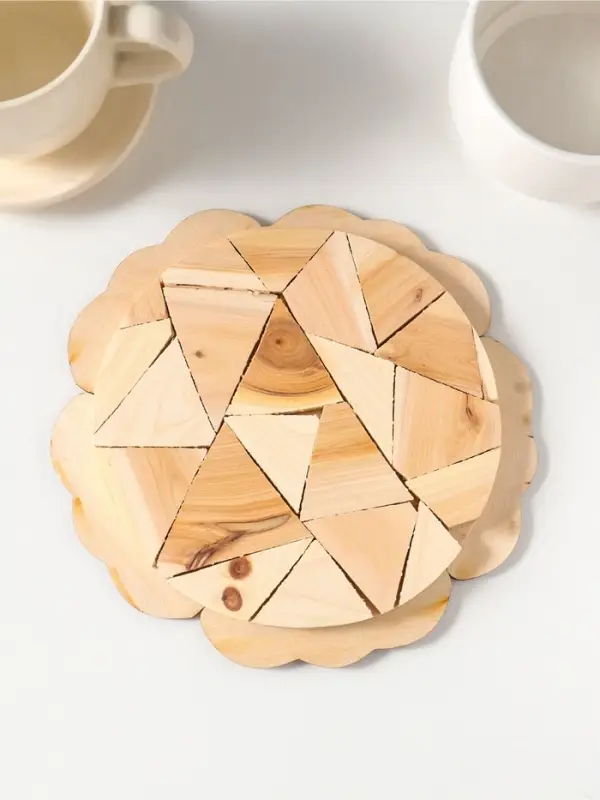 Подставка под горячее &laquo;Ромашка с узором&raquo; 19см, можжевельник, фанера